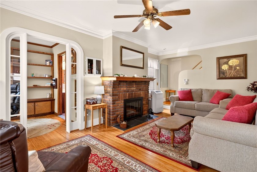 Welcome to this lovingly maintained 3-bedroom, 1.5-bath home in - photo 3