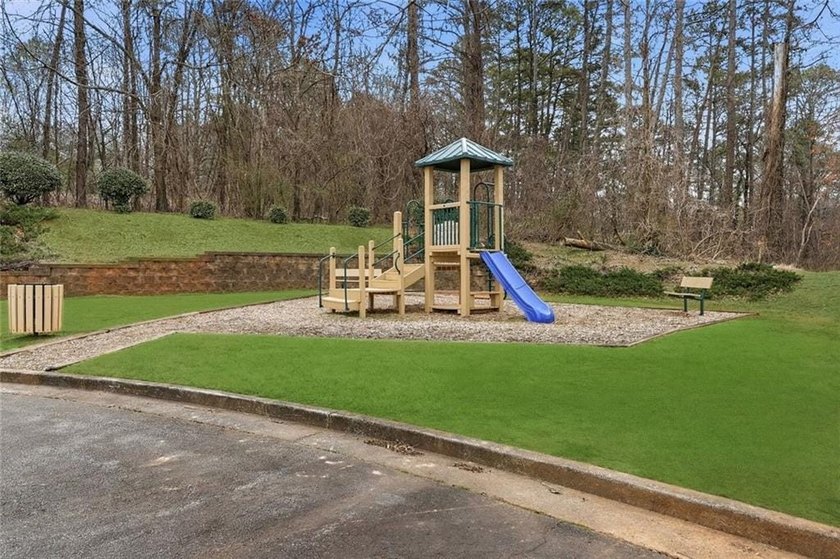 Built in 2005, this 1,551 sq. ft. 2-story townhome features 3 - photo 6