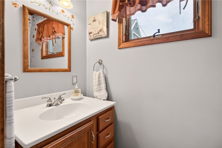 Welcome to this lovingly maintained 3-bedroom, 1.5-bath home in - photo 9