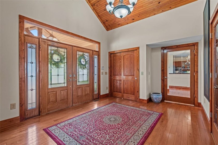 Discover a rare multi-generational property with sweeping views - photo 6