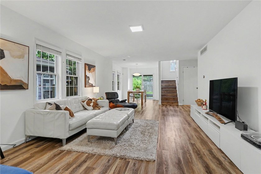 Welcome home to this beautifully updated 5 bedroom Colonial in - photo 5