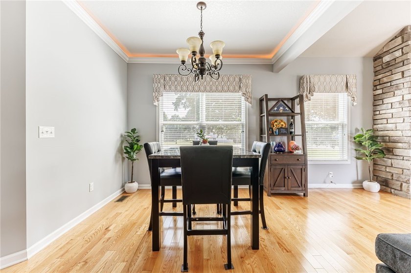 Welcome to this beautifully upgraded ranch end-unit townhome - photo 11