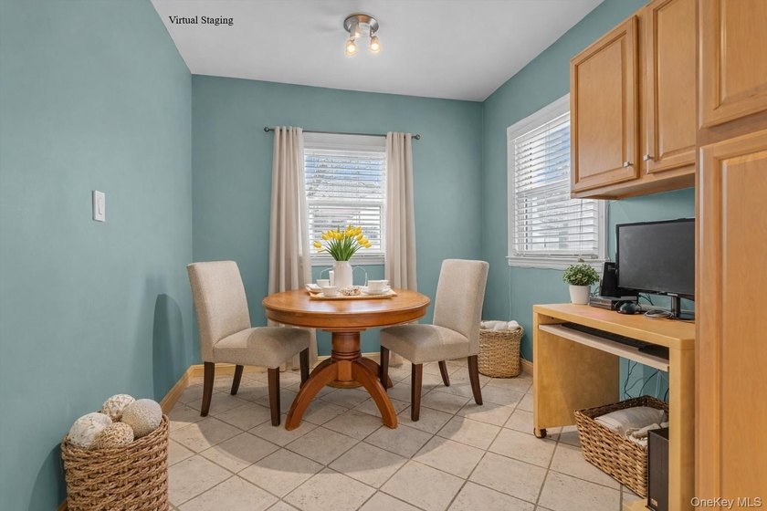 Beautiful Detached Colonial Single Family Home in Prime Bayside - photo 13