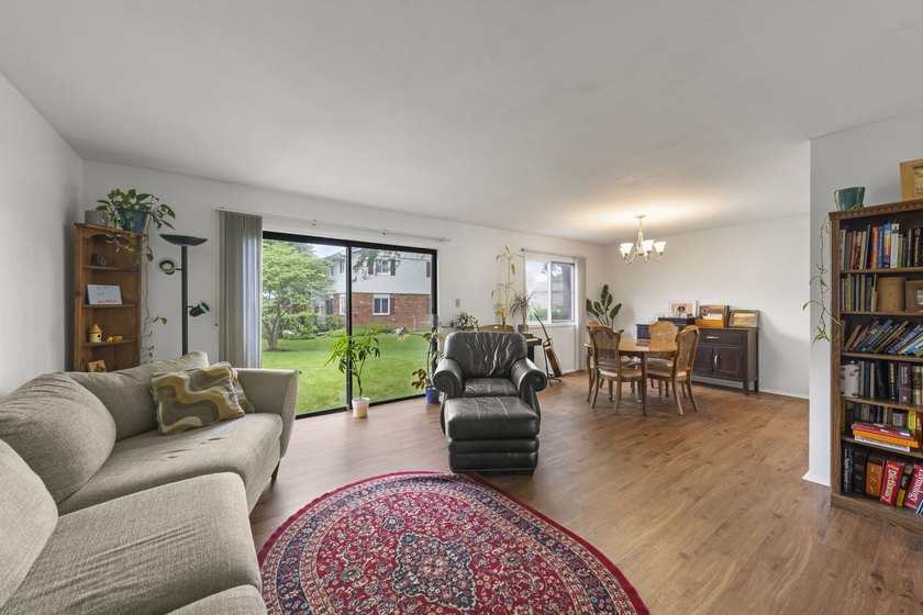 Welcome home to 1613 Groton Ct - a beautifully refreshed - photo 8