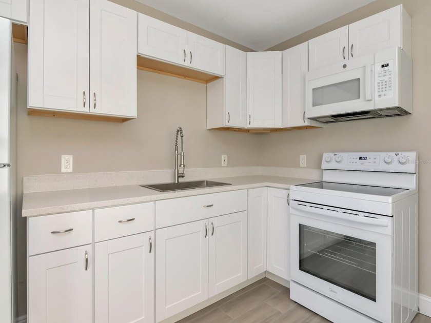 8 Unit Duplex portfolio in South Bradenton. There are a total of - photo 8