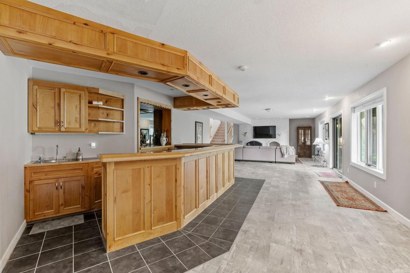 This beautifully maintained soft contemporary home offers luxury - photo 25