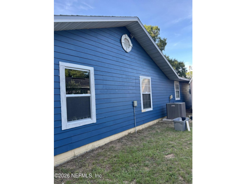 Welcome to 178 Segovia Road, a 3-bedroom, 2-bath pool home with - photo 31