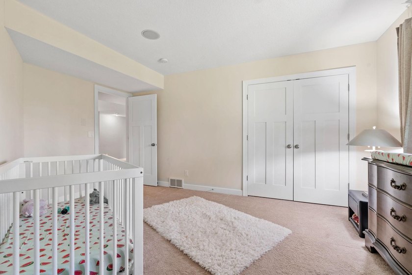This beautifully maintained soft contemporary home offers luxury - photo 31