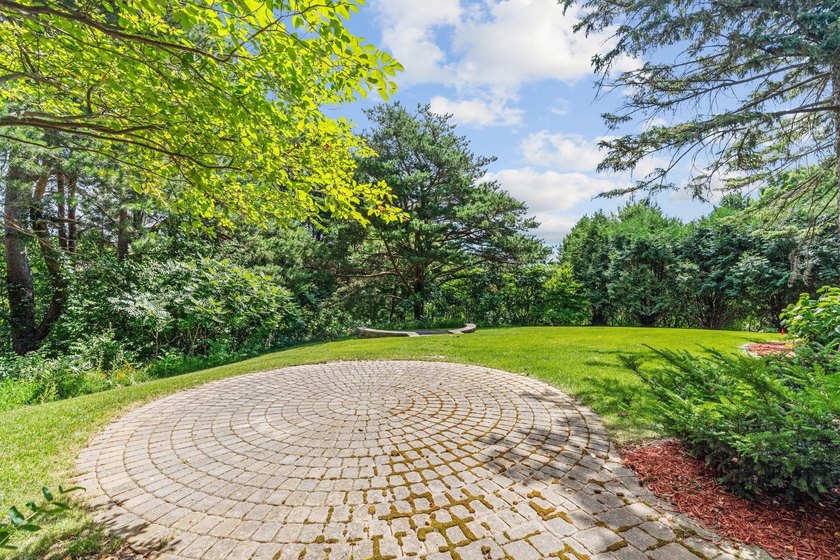 This beautifully maintained soft contemporary home offers luxury - photo 45