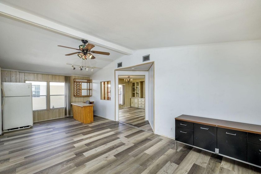 Are you looking for a low maintenance lifestyle, near the - photo 13