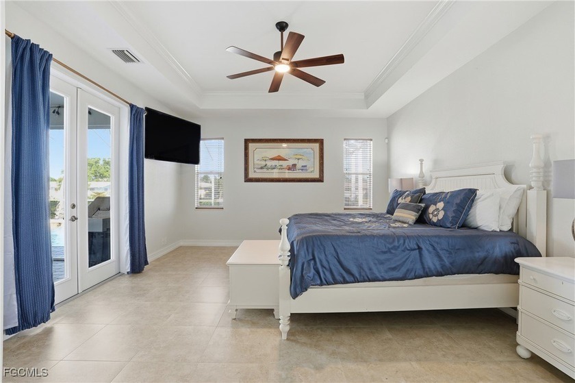 BRING YOUR OFFER THIS WAY! A waterfront masterpiece in Cape - photo 22