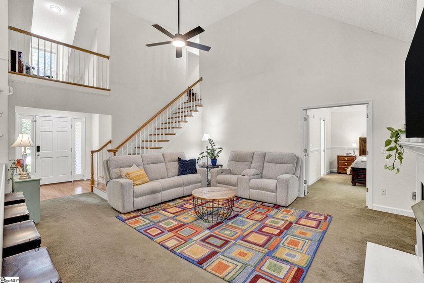 Contact Lisa Murray. Welcome home to this beautifully maintained - photo 5