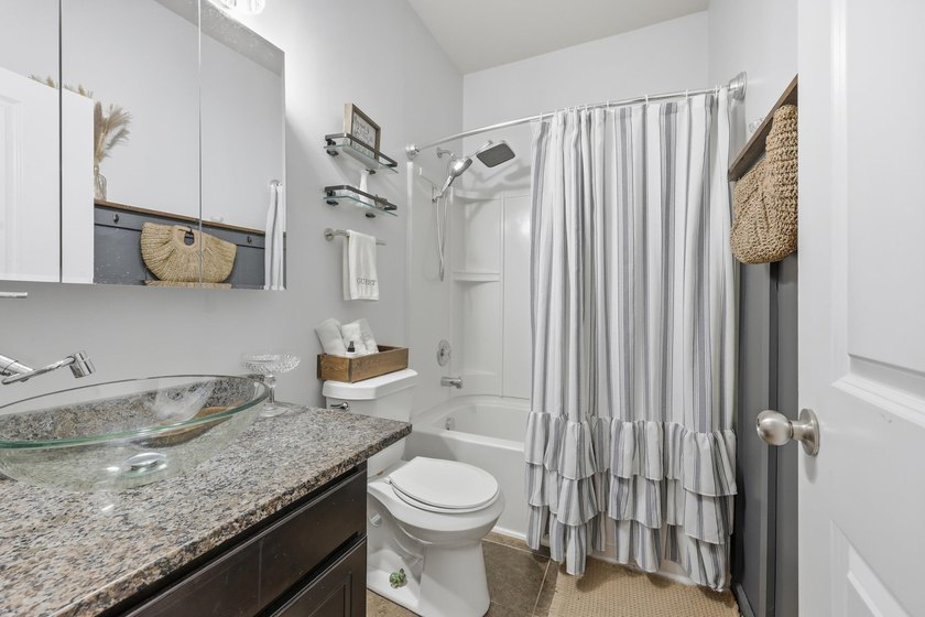 Listed below Appraisal value! Credit to buyer offered at closing - photo 11