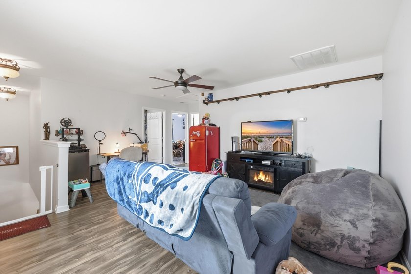 Listed below Appraisal value! Credit to buyer offered at closing - photo 21