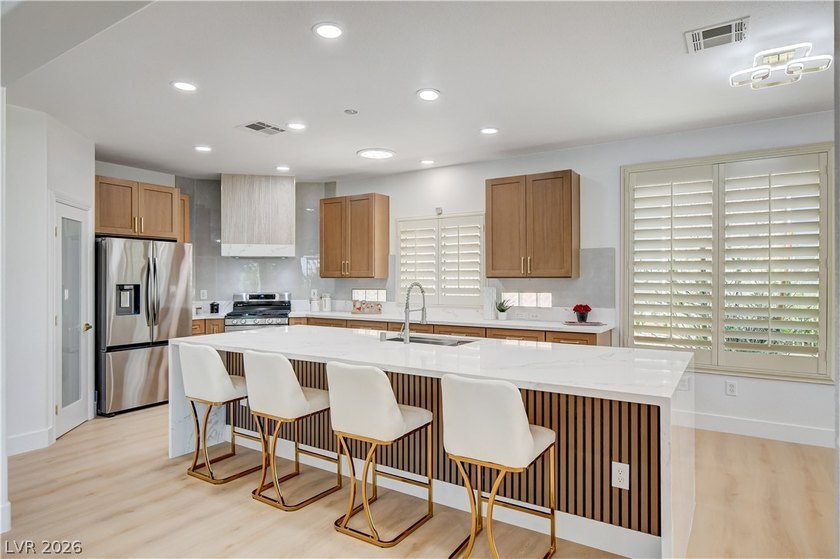 Welcome to this beautifully upgraded, energy-efficient - photo 7