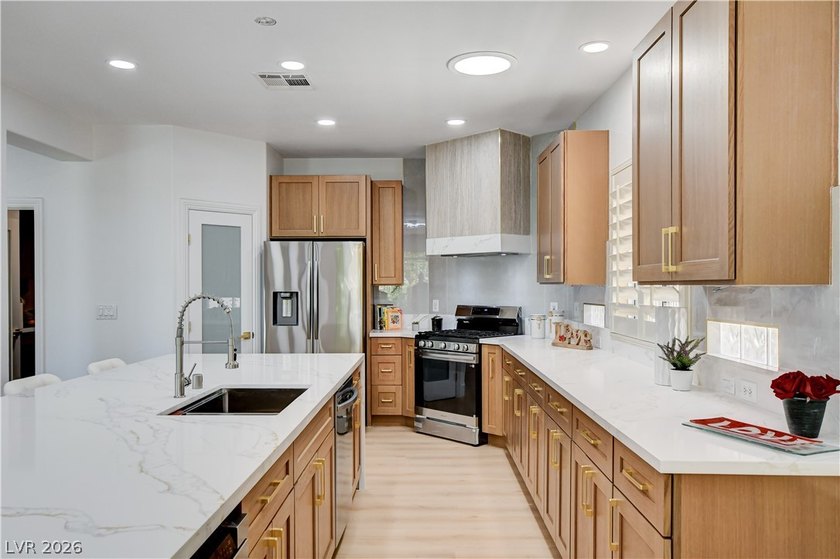 Welcome to this beautifully upgraded, energy-efficient - photo 10