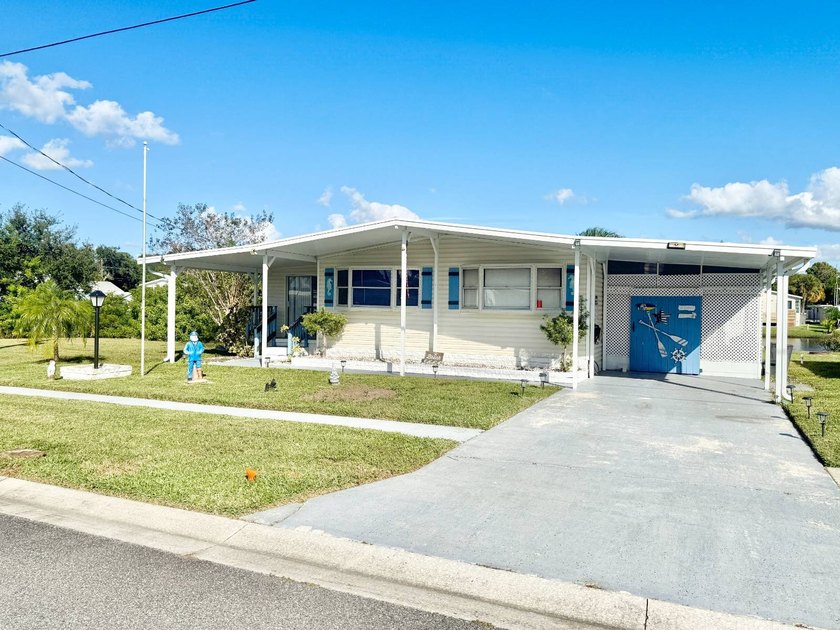 Welcome to your dream home in the highly sought-after 55+ - photo 3
