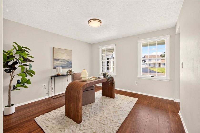 SHOWSTOPPER!! This **MAGAZINE-WORTHY** 4-bedroom 2.5-bath - photo 17