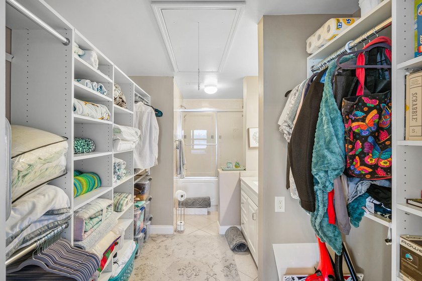 Welcome to this spacious 3-bedroom, 2-bathroom condo featuring - photo 28