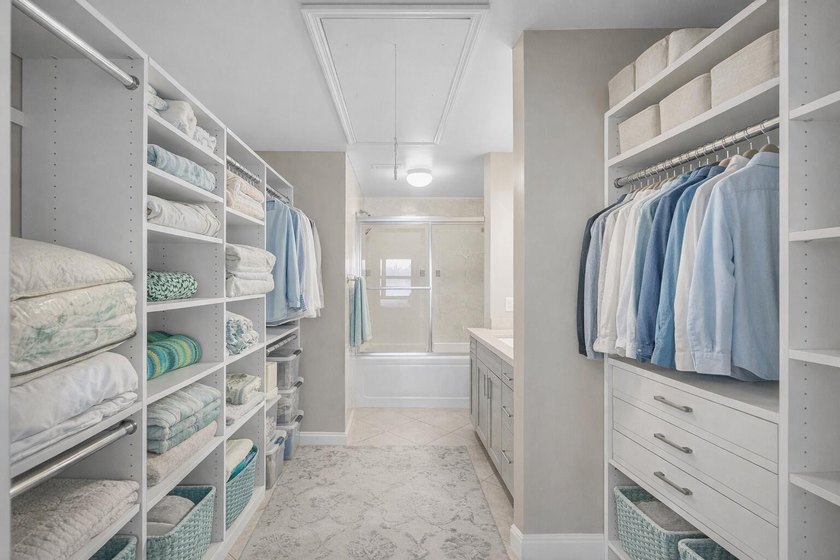 Welcome to this spacious 3-bedroom, 2-bathroom condo featuring - photo 29