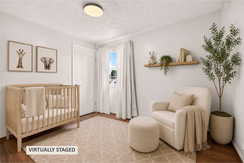SHOWSTOPPER!! This **MAGAZINE-WORTHY** 4-bedroom 2.5-bath - photo 32