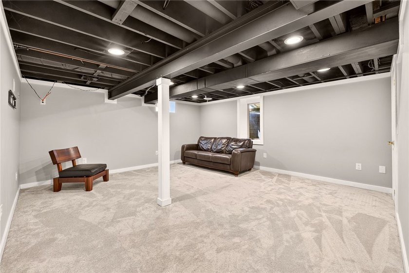 SHOWSTOPPER!! This **MAGAZINE-WORTHY** 4-bedroom 2.5-bath - photo 36