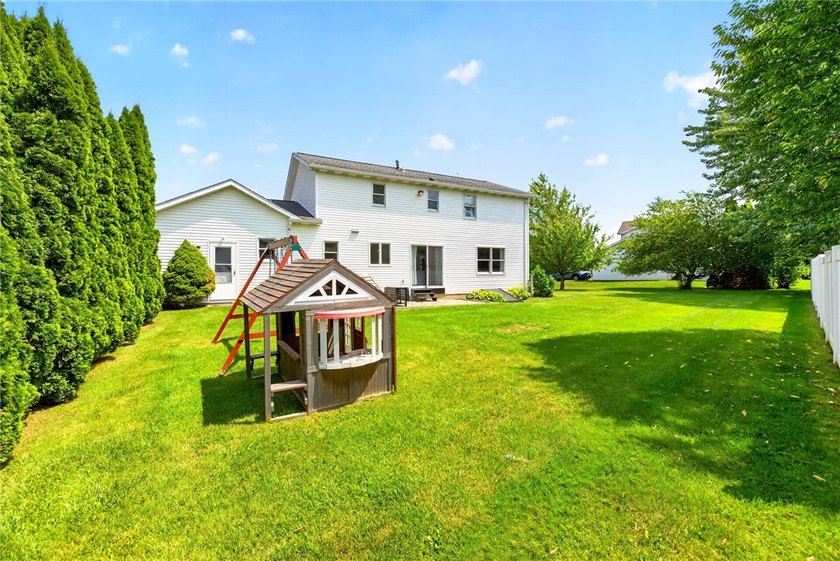 SHOWSTOPPER!! This **MAGAZINE-WORTHY** 4-bedroom 2.5-bath - photo 42