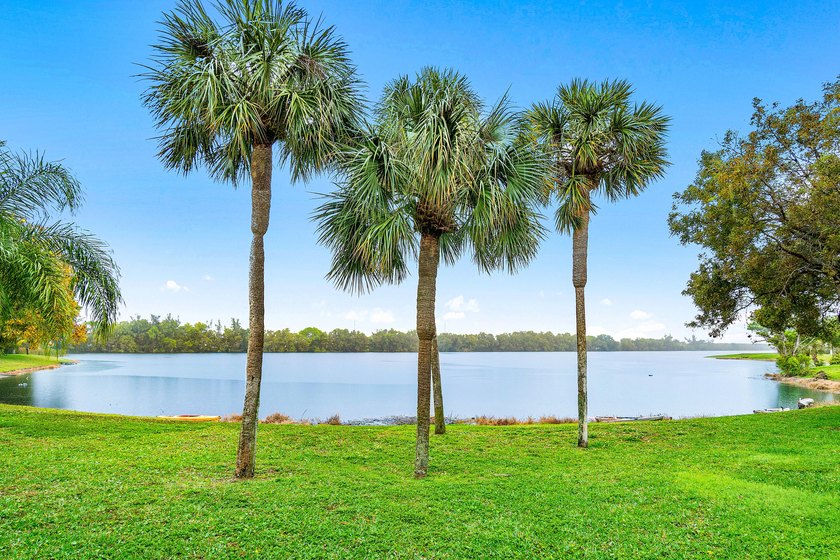 Welcome to this spacious 3-bedroom, 2-bathroom condo featuring - photo 45
