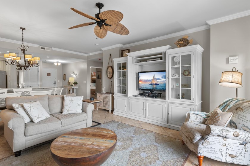 Welcoming FULLY FURNISHED 3 bedroom/3 bathroom end unit at the - photo 6