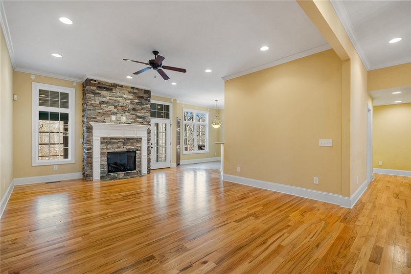 This charming Craftsman-style home in the highly sought-after - photo 7