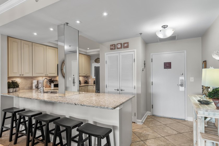 Welcoming FULLY FURNISHED 3 bedroom/3 bathroom end unit at the - photo 8