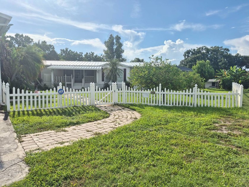 LAKE OKEECHOBEE ACCESS - Discover this exceptional waterfront - photo 3