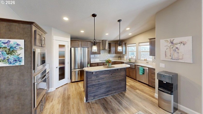 Tucked inside a private gated community along the Southern - photo 11