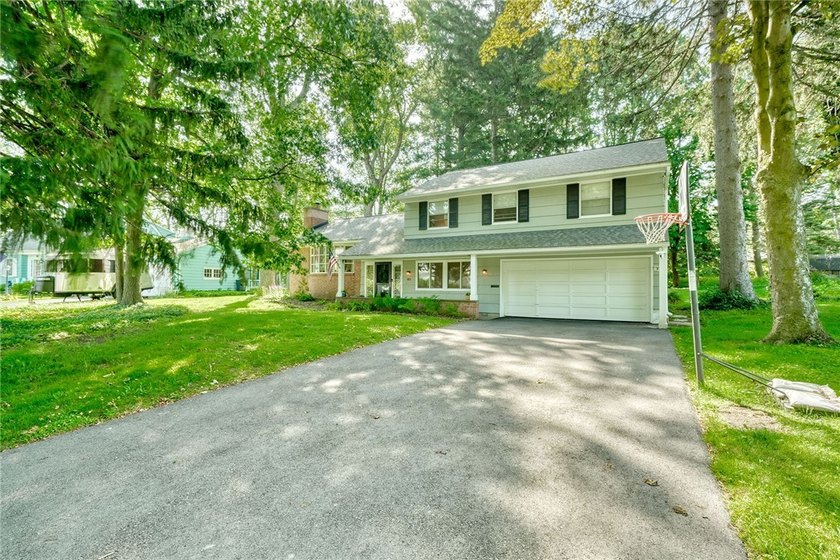 Welcome home to this beautifully updated 4-bedroom, 2-bath - photo 2