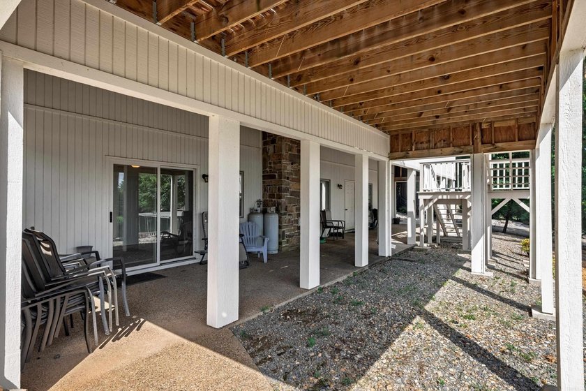 Rare opportunity on Lake Balboa! This custom-built waterfront - photo 33