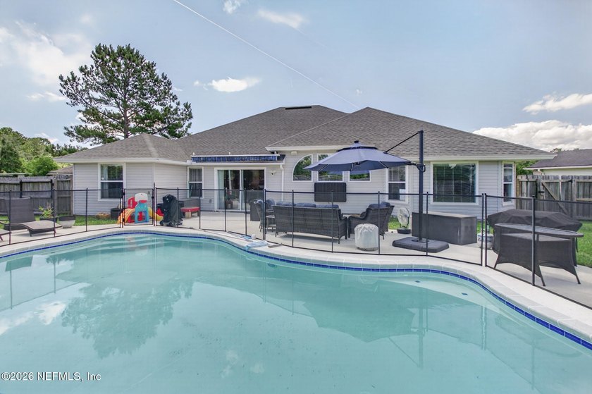 Welcome to this beautifully maintained 4-bedroom, 2-bathroom - photo 50