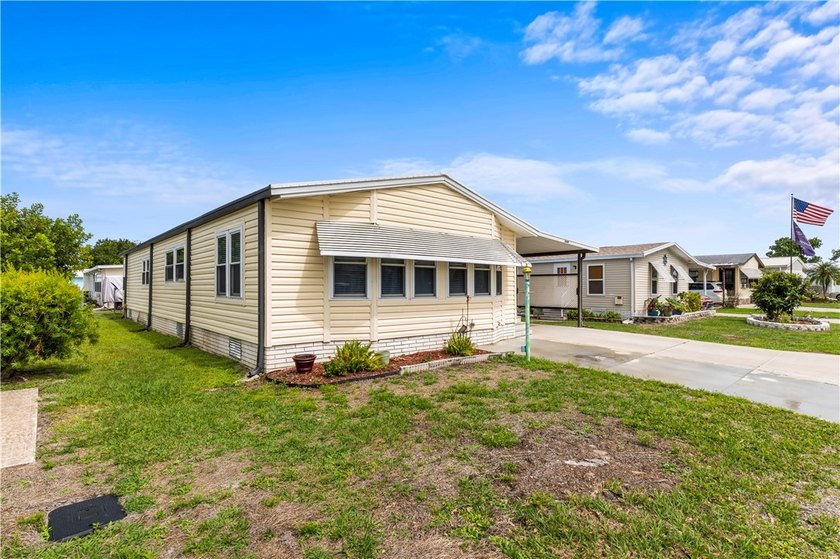 Immaculate Barefoot Bay home that shows pride of ownership! - photo 4