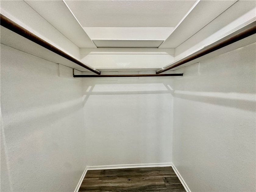 PRICED TO SELL! THIS 3 BED 2 FULL BATH HOME HAS BEEN REMODELED - photo 15