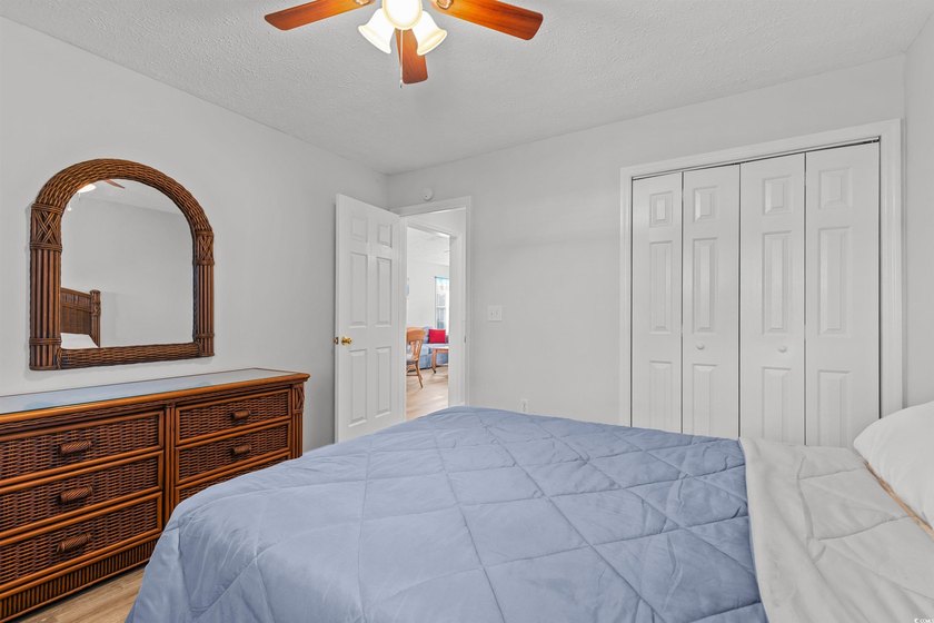 This move-in ready third-floor condo in the River Oaks community - photo 19