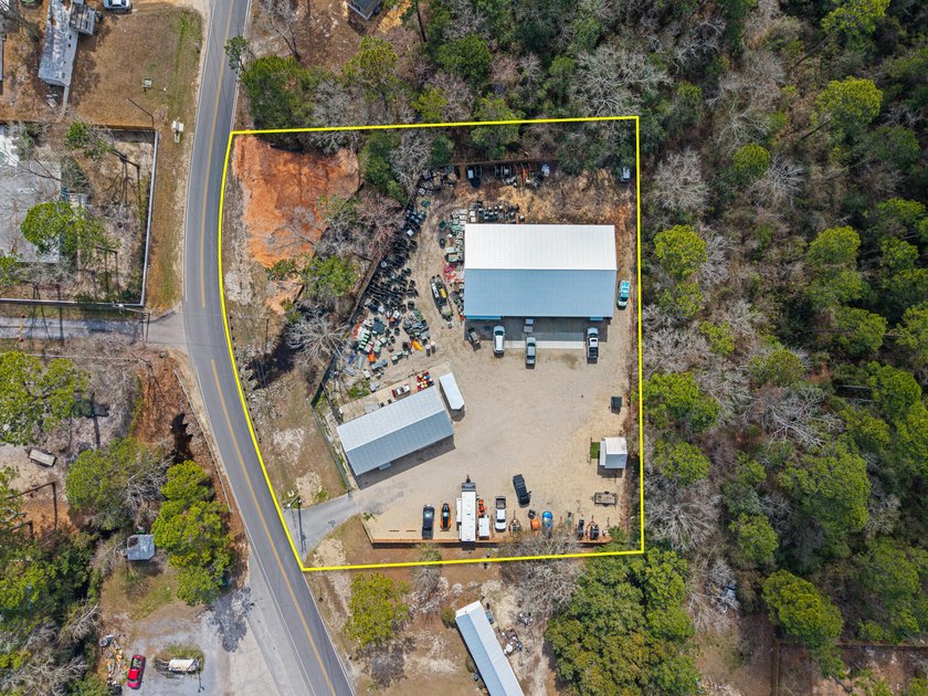 Income producing, potential Barndominiom. live and operate a - photo 4