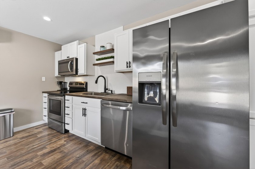 Income producing, potential Barndominiom. live and operate a - photo 7