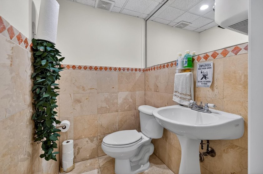 Rare opportunity to acquire a premier, full-service medspa - photo 18