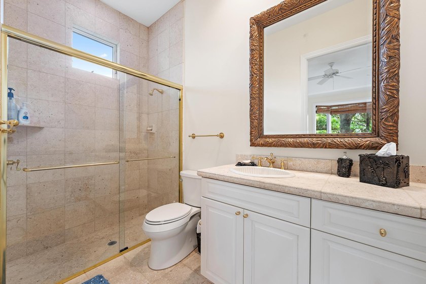 This Lovely Jupiter Hills home with rare private guest cottage - photo 32