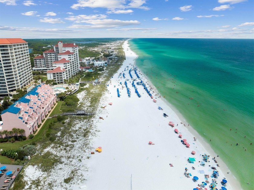 With one of the biggest balconies in Sandestin, this unit - photo 36