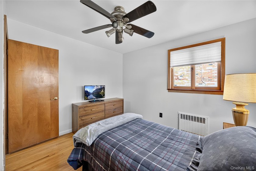 Welcome to this beautifully expanded ranch featuring 3 bedrooms - photo 14