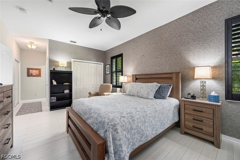 This 3 bedroom, 3 bath showplace in a peaceful, serene lake - photo 16
