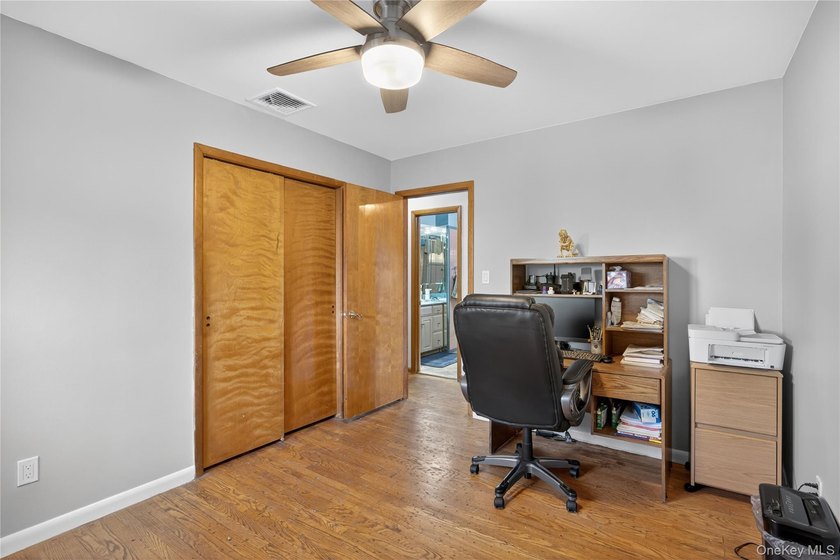 Welcome to this beautifully expanded ranch featuring 3 bedrooms - photo 16