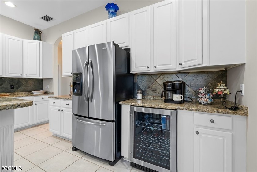 This 3 bedroom, 3 bath showplace in a peaceful, serene lake - photo 20