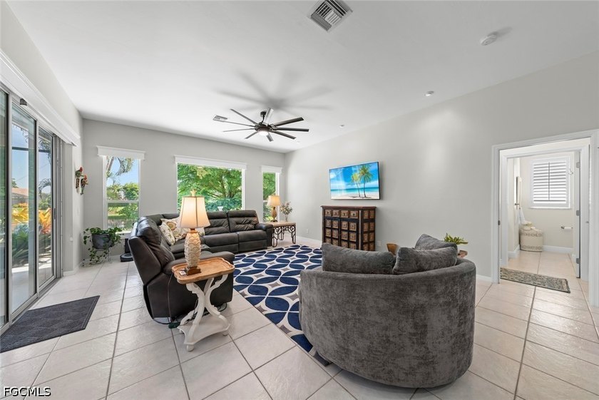 This 3 bedroom, 3 bath showplace in a peaceful, serene lake - photo 23