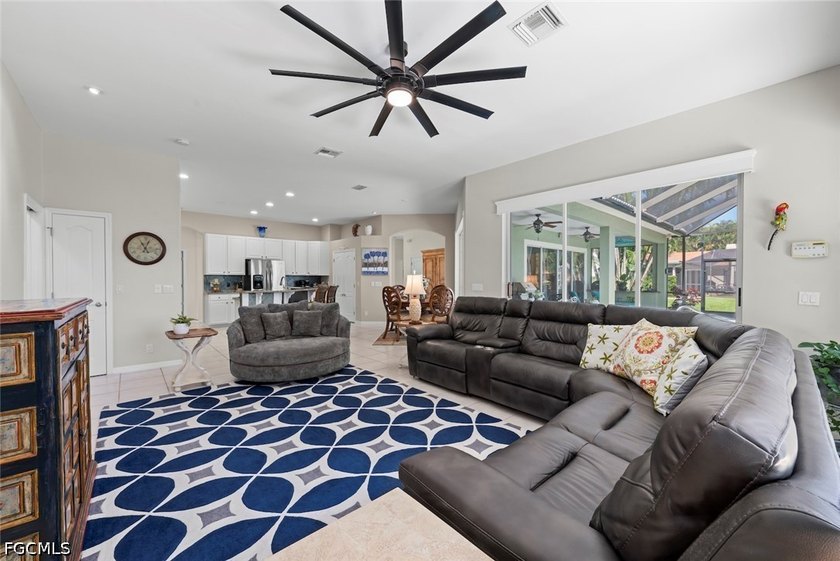 This 3 bedroom, 3 bath showplace in a peaceful, serene lake - photo 25